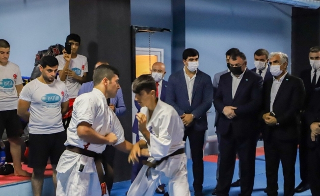 DATÜB Gençlik Kolları, Bursa’da spor salonu açtı