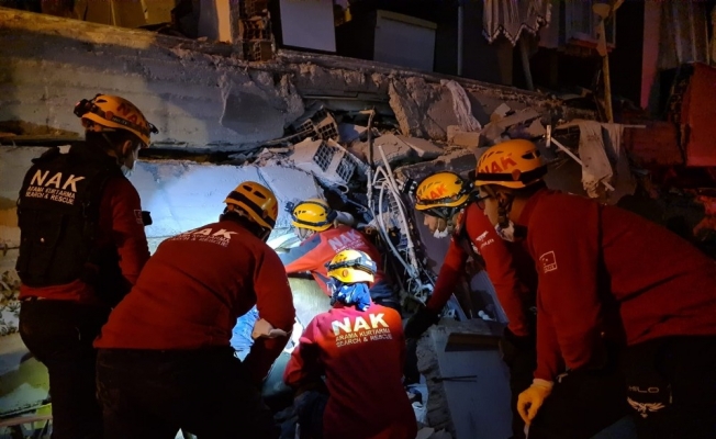 Nilüfer Arama Kurtarma ekipleri deprem bölgesinde