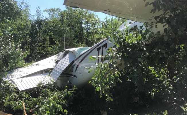 Bursa’da eğitim uçağı havalimanı yerine meyve bahçesine indi: 2 yaralı