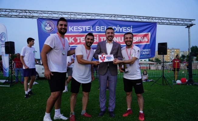 Bursa’nın ilk ayak tenisi turnuvası Kestel’de gerçekleşti