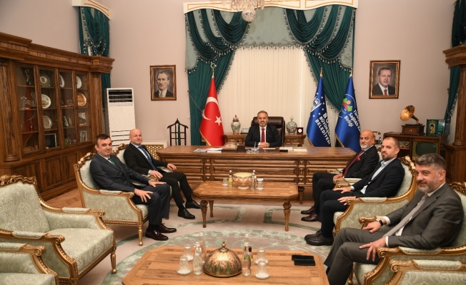 Bursaspor yönetimi Büyükşehir Belediye Başkanı Alinur Aktaş’ı ziyaret etti