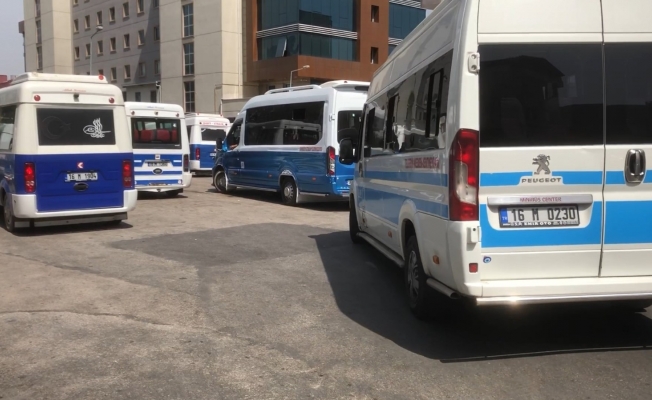 Bursa’da minibüsçülerin sopalarla yolcu kavgası
