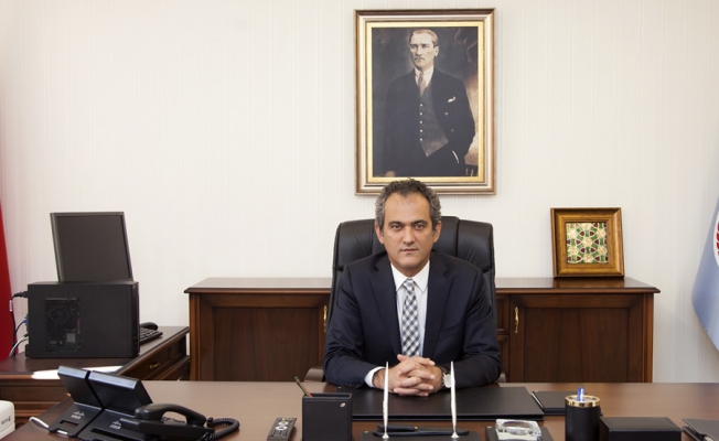 Ziya Selçuk'un yerine Mahmut Özer, Milli Eğitim Bakanlığı'na atandı