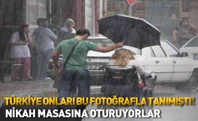 Türkiye Onları Bu Fotoğrafla Tanımıştı! Nikah Masasına Oturuyorlar