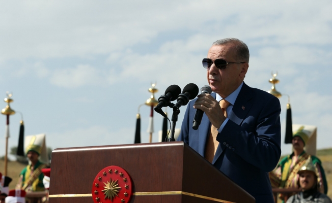 Cumhurbaşkanı Erdoğan: Malazgirt'i asla unutmayacağız, unutturmayacağız
