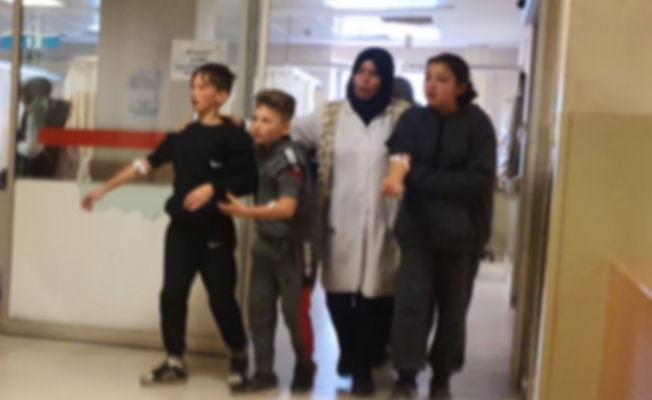 Okulda rahatsızlanan 13 öğrenci hastaneye kaldırıldı
