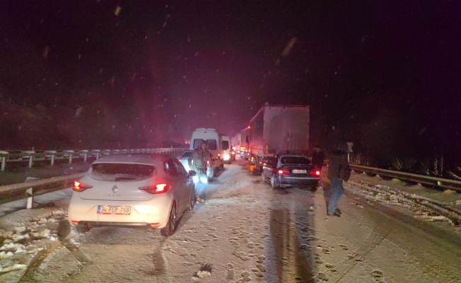 TIR'lar kaydı, Bursa- Ankara karayolu ulaşıma kapandı
