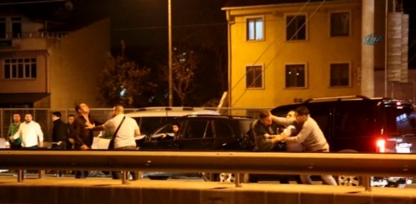 Alkollü Sürücüler Birbirine Girdi Trafik Kilitlendi