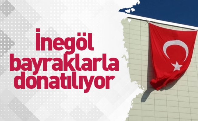 İnegöl'de iş yerleri ve evler Türk bayraklarıyla donatılıyor