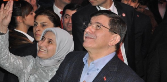 Başbakan Davutoğlu Valiliği ziyaret etti