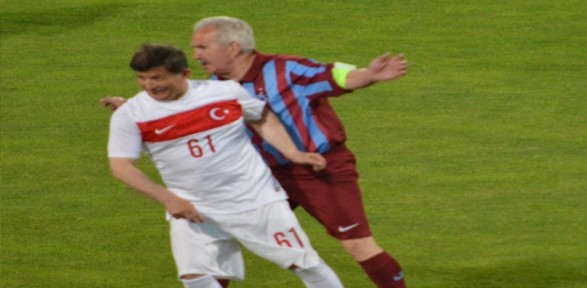 Başbakan Davutoğlu’ndan hat-trick