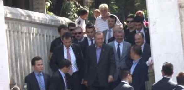 Başbakan Karacaahmet Mezarlığı’nda