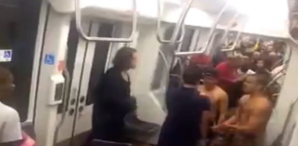 Çeteler Metroda Birbirine Girdi !