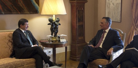 Davutoğlu, Portekiz Cumhurbaşkanı ile bir araya geldi