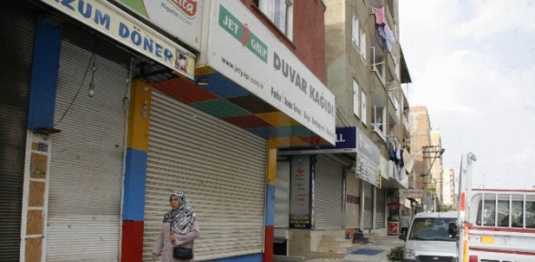 Diyarbakır’da Esnaf Kepenk Kapattı