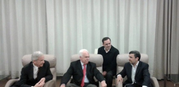 Esad öncesi Ahmedinejad ile görüştü