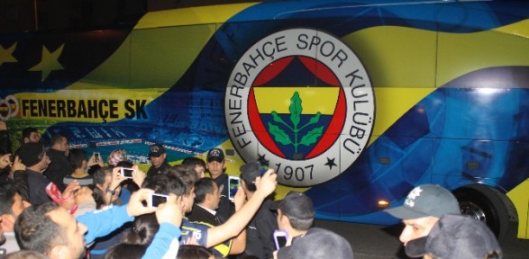 Fenerbahçe’ye Mersin’de coşkulu karşılama