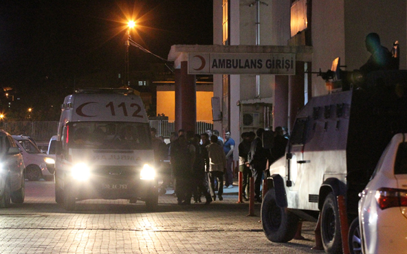 Hakkari Çukurca'da askeri konvoya hain saldırı