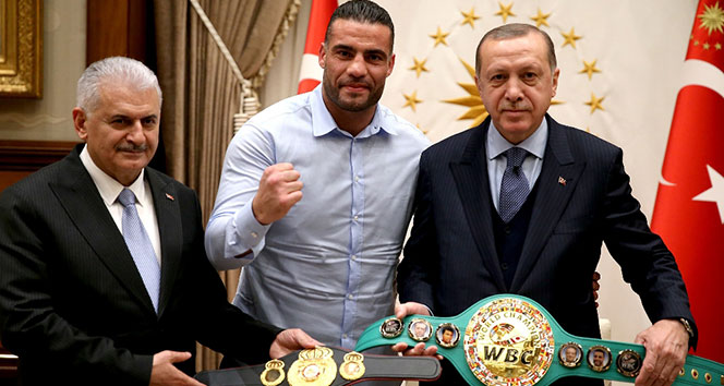Erdoğan Suriyeli şampiyon boksörü kabul etti