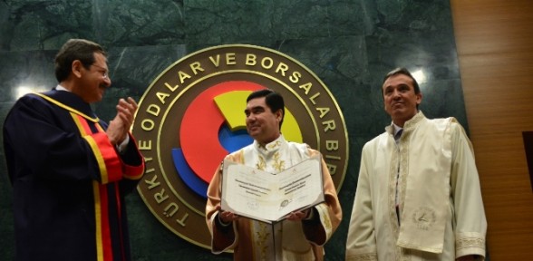 Türkmenistan Devlet Başkanı’na fahri doktora