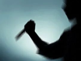 Tartıştığı eşini iş hanında bıçakladı