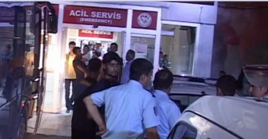 Polis Polisi Kazara Alnından Vurdu
