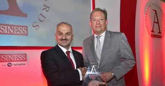 Temel Kotil"e ödül