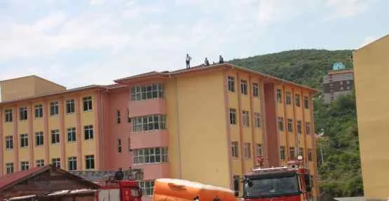 Yeniden çatıdalar