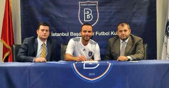 Semih Şentürk Imzaladı