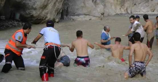 Saklıkent’te Mahsur Kalanlar Kurtarıldı