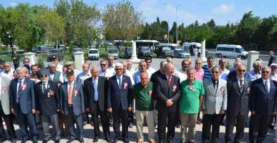 Tıpkı 40 Yıl öncesi Gibi