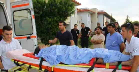 Turistlik Alanda Sel: 1 ölü, 8 Yaralı