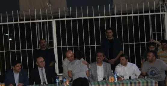 Türkiye şampiyonu Güreşçiyi Kucakladı