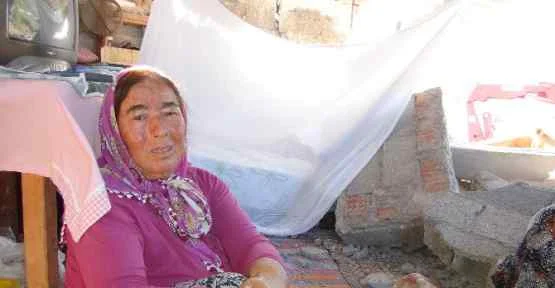 Virajı Alamadı Eve Girdi: 2 ölü, 1 Yaralı