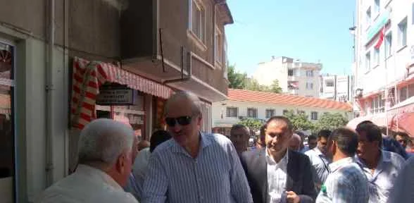 Türkiye Fırtınanın Içerisinde Dimdik Ayakta Duruyor