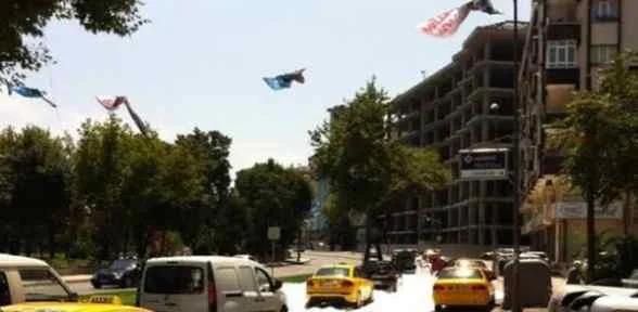 Rögarlardan Köpük Fışkırdı