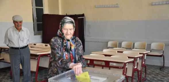 Oy Kullanma Işlemleri Başladı