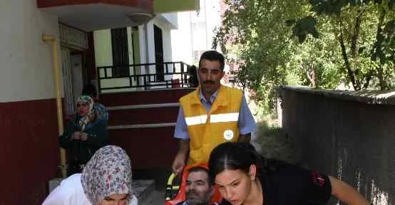 Oy Kullanmaya Ambulansla Geldi