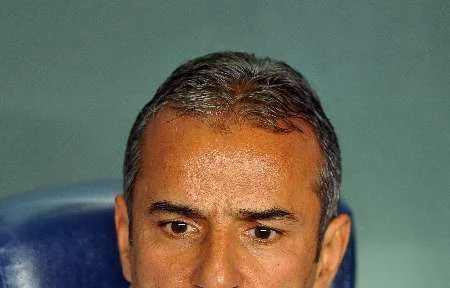 Fenerbahçe’nin Yeni Teknik Direktörü Ilk Maçında Güldü