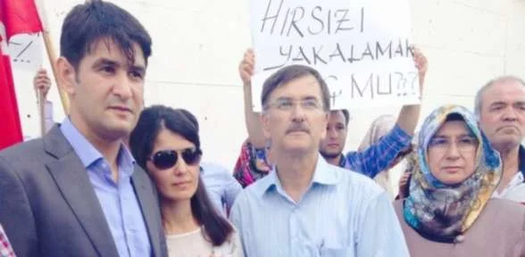 Aranan Komiser Ailesiyle Birlikte Teslim Oldu