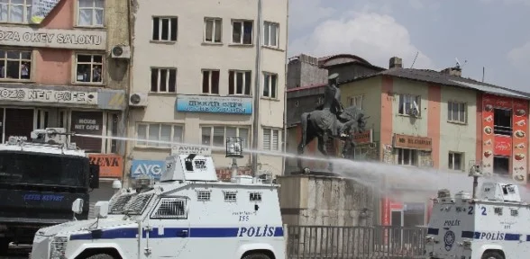 Hakkari Karıştı !