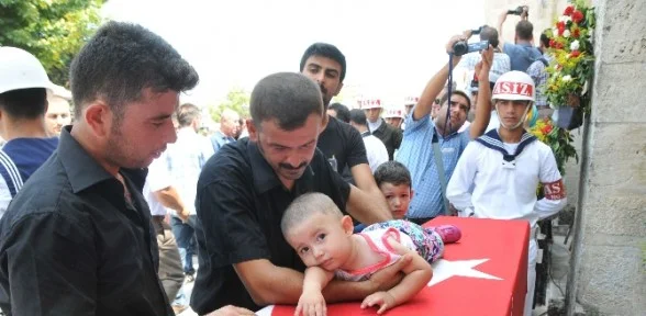 Şehit Babasına Böyle Veda Etti