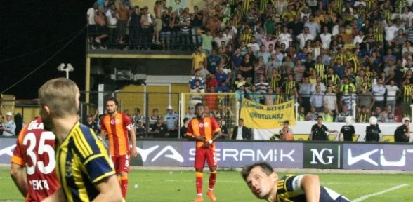 Emre Küfretti Mi?