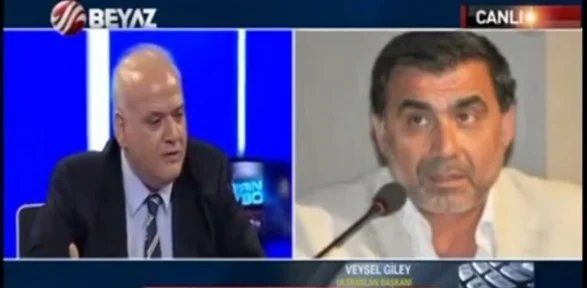 Ahmet Çakar Stüdyoyu Terk Etti