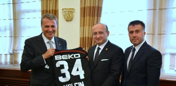 Başbakan Yardımcısına Beşiktaş Forması