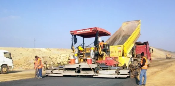 İlk Asfalt Döküldü