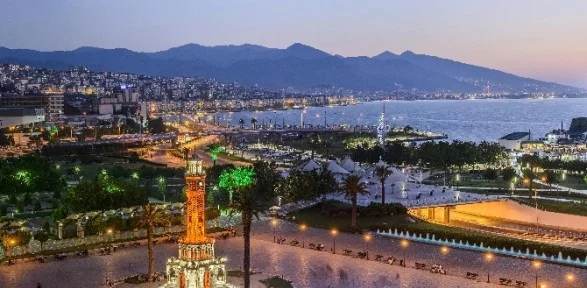 İzmir’e Fitch Onayı