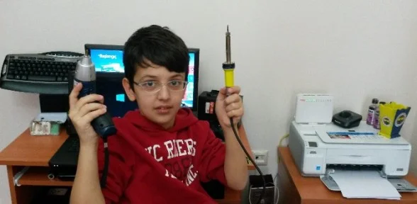 14 Yaşında Elektronik Uzmanı