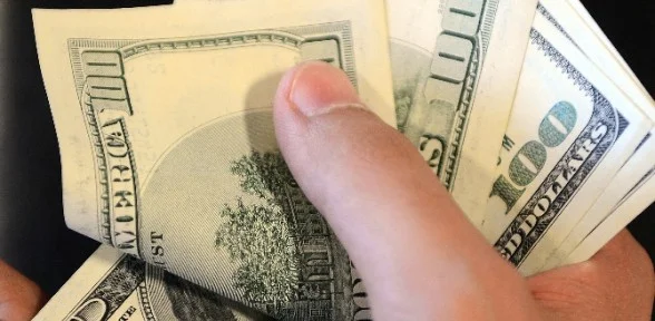 Dolar bir rekor daha kırdı