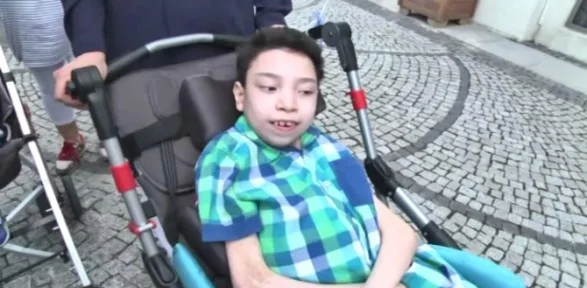 17 yaşında ama sadece 23 kilo